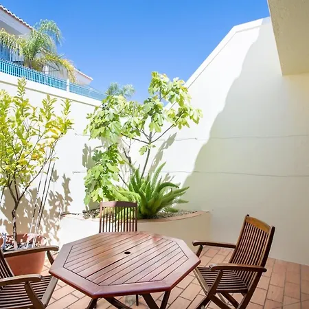 32 Castelo Casa Figueira - Great Townhouse Hébergement de vacances *